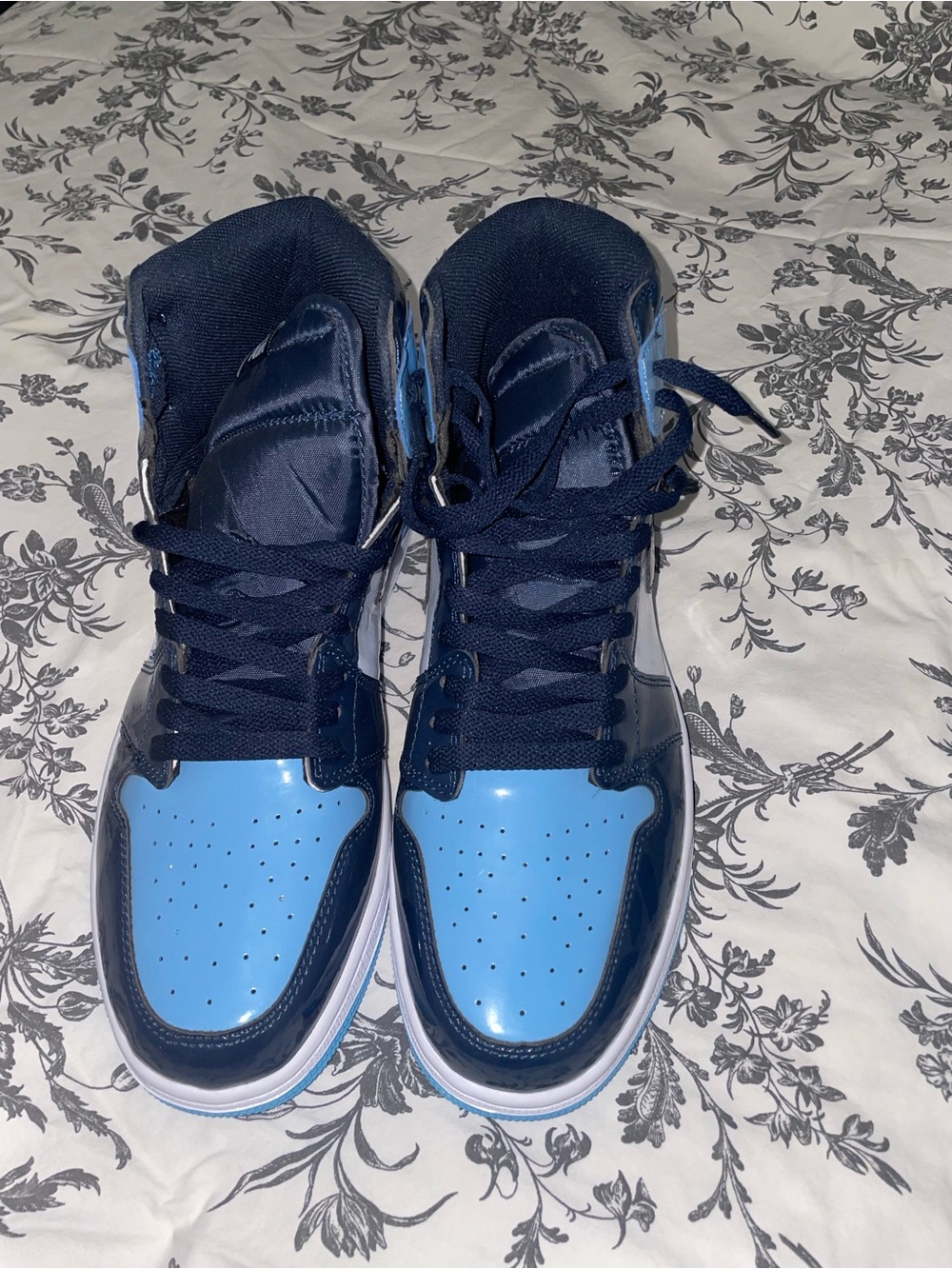 Air Jordan 1 Retro
High OG 'Blue Chill'